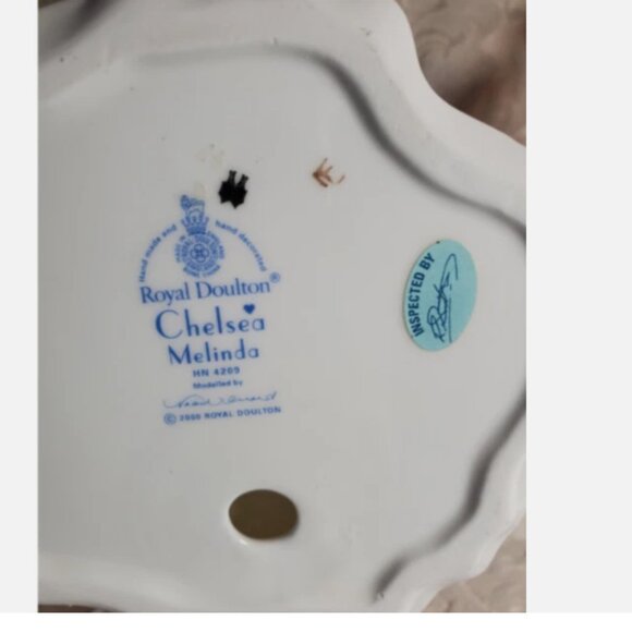 Royal Doulton Chelsea Melinda Figurine HN4209 - Picture 10 of 10